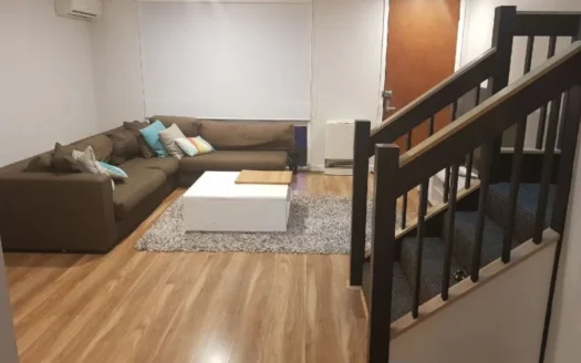 Beautiful Townhouse in Kew!