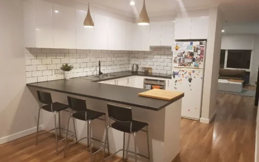 Beautiful Townhouse in Kew!