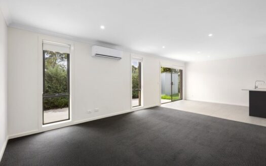 Two Bedroom in Tarneit!