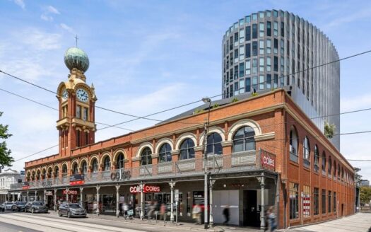 Lifestyle Luxe in a Vibrant Urban Locale