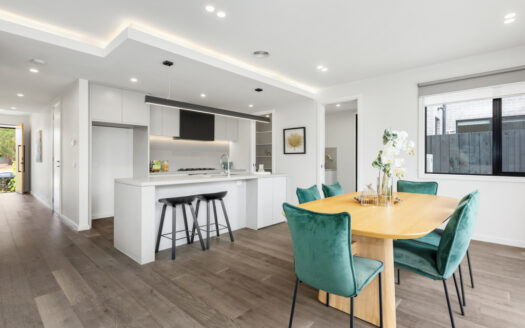 Family Space & Style with Park Views