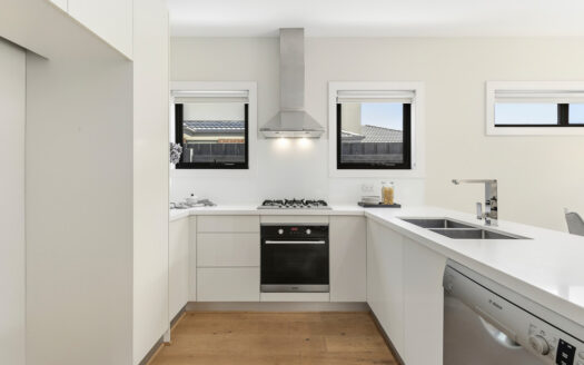 Park-view Living in Perfect Family Locale