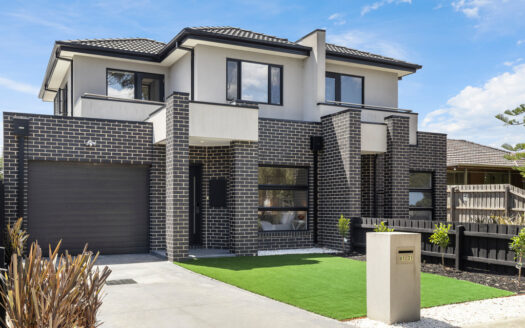 Park-view Living in Perfect Family Locale