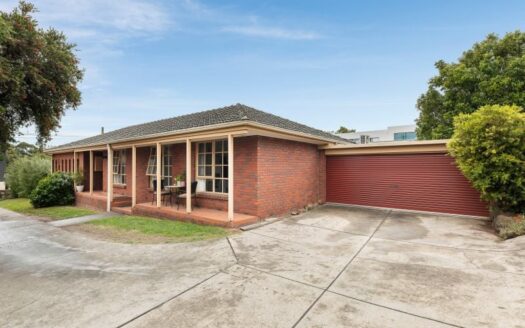 Dual-Living-Zoned Gem Close to Shops & Parks