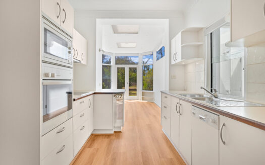 Charming Beachside Living in Brighton