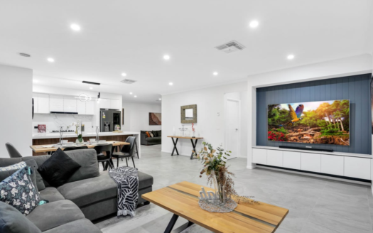 Beautiful Family Home in Williams Landing!