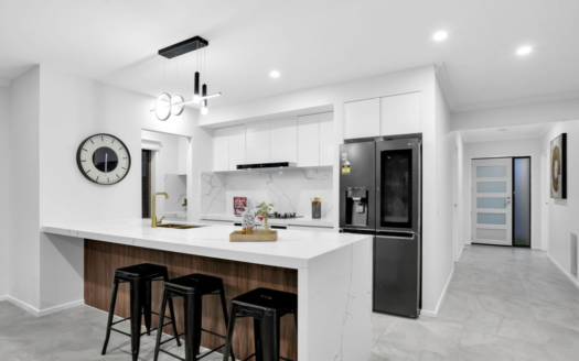 Beautiful Family Home in Williams Landing!