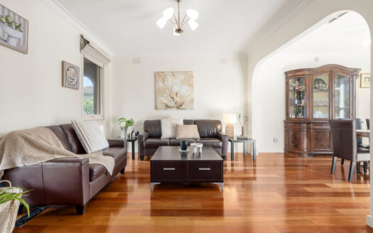 Idyllic Family Haven in Quiet Court Locale