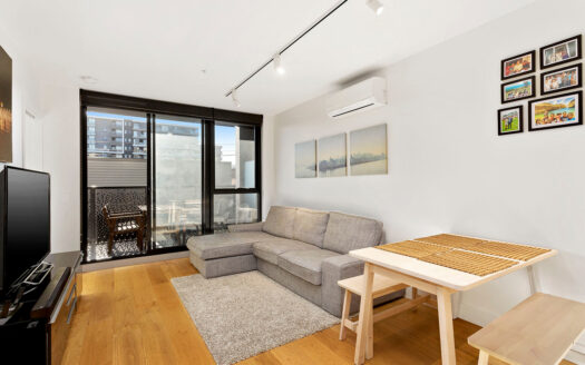 2 bedroom apartment in HAWTHORN EAST