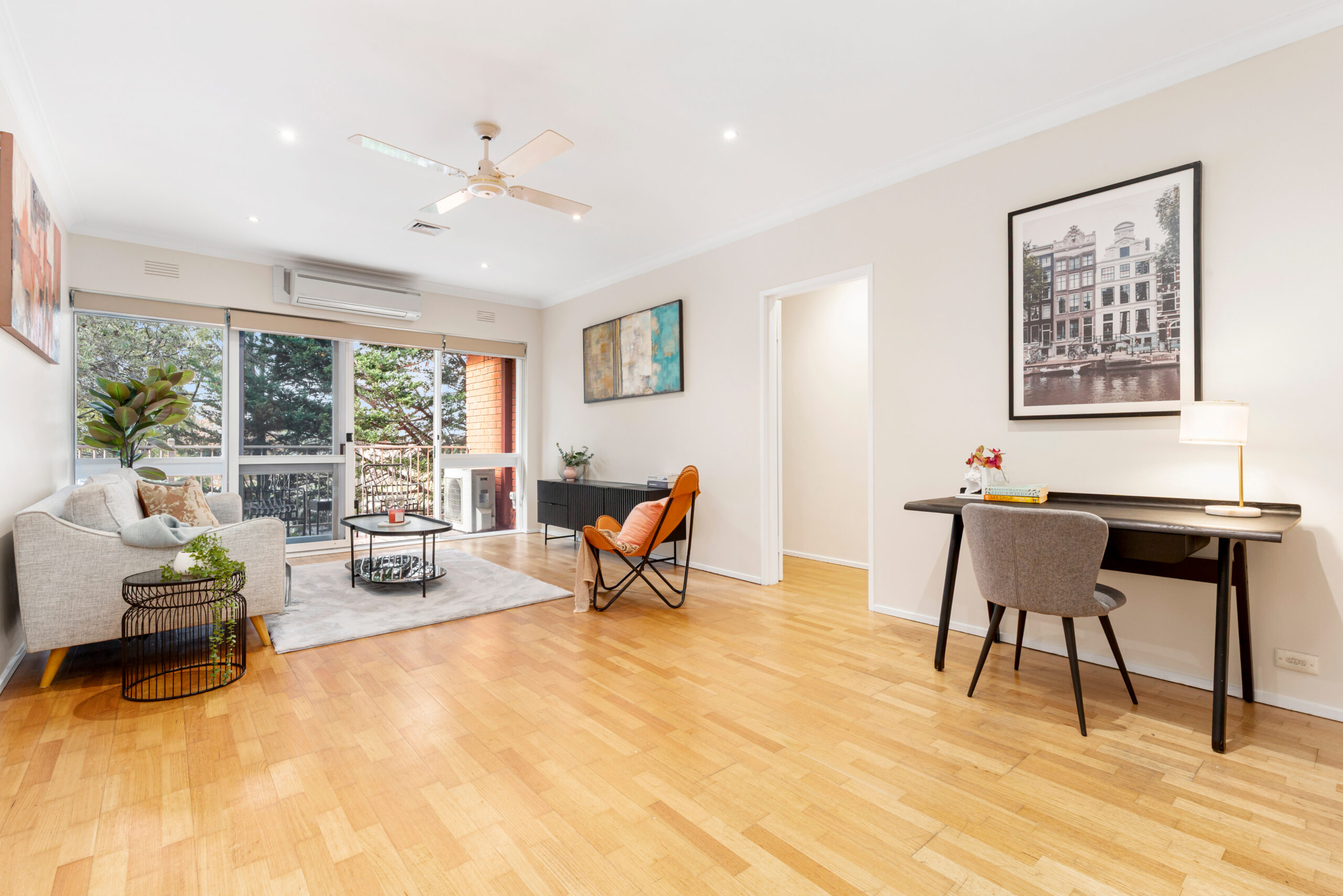 Light & Bright with a Spacious Layout, Amenities Galore Nearby