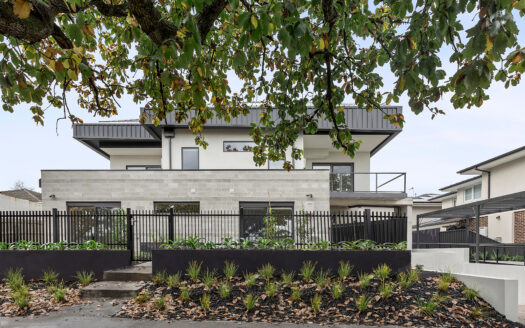 Luxurious Two-Storey Townhouse Living in a Prime Location