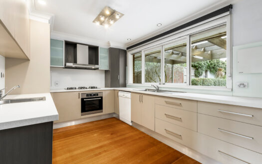 Spacious Family Living in a Sought-After Caulfield South Location